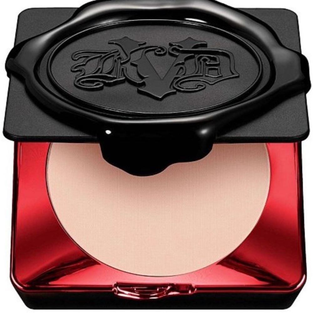 KVD ~ ‘FAIR 110’ ~ Lock-It
Powder Foundation ~ Full Size 9 g ~ RARE & HTF ~ NIB